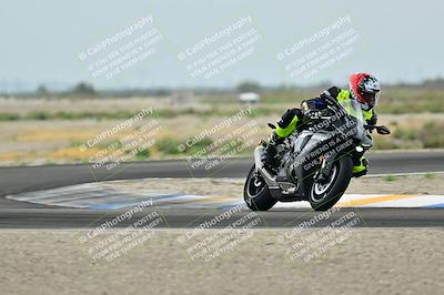 media/Apr-18-2025-TrackDaz (Fri) [[45f5874c44]]/C Group/Session 1 (Turn 7)/